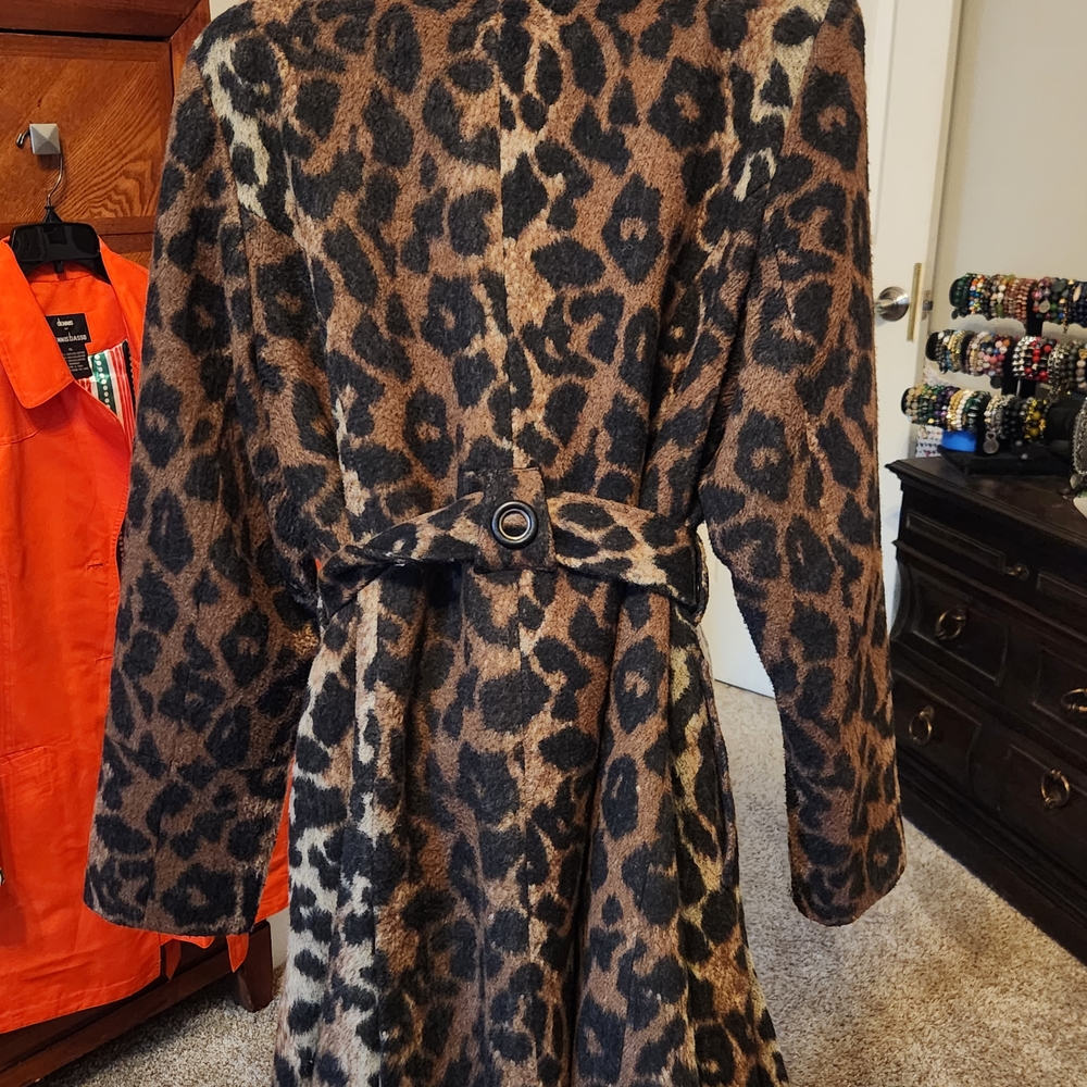 Leopard Print Teddy Jacket - Picture 2 of 3